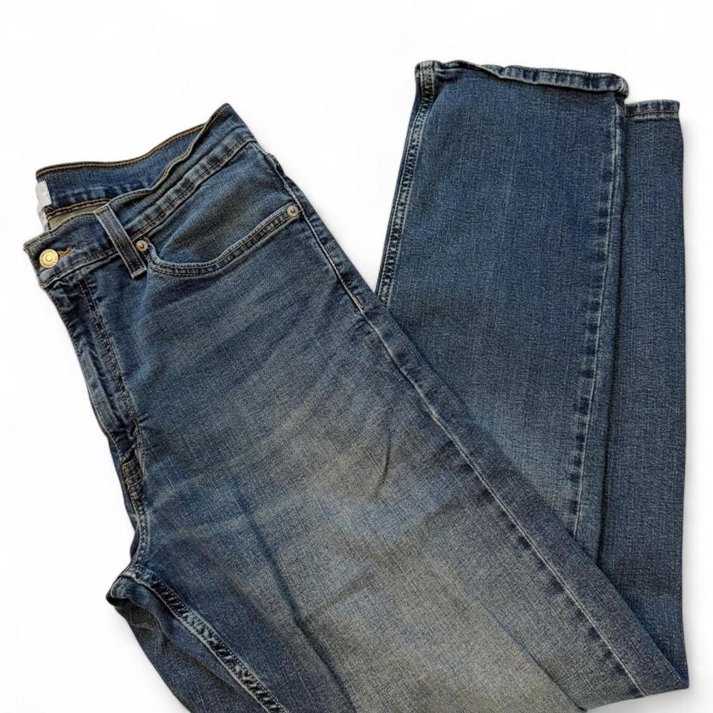 Blokewear Classic Preppy Signature Levi Strauss Blue Distressed Straight Leg